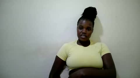 Snapshot of cute_heaven chatting on October 12, 9:35 am cute_heaven online show from October 12, 9:35 am