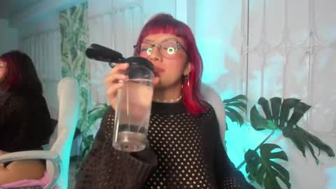Snapshot of cute_hollywood chatting on September 30, 9:14 pm Sofa online show from September 30, 9:14 pm