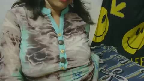 Snapshot of cute_kashmira99 chatting on September 16, 12:18 pm kashmira online show from September 16, 12:18 pm