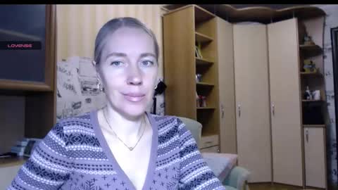 cute_lion_ online show from October 25, 12:38 pm