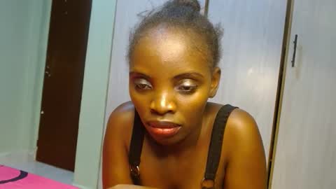 cute_lorna online show from May 2, 2:56 pm
