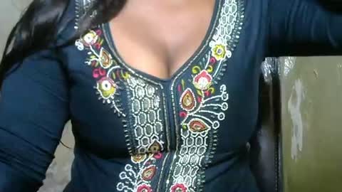 alia online show from April 29, 9:41 pm