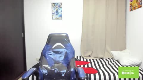 Snapshot of cute_rouss chatting on October 9, 5:02 am ROUSS online show from October 9, 5:02 am