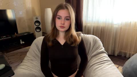 Snapshot of cute_siberian_girl chatting on March 10, 5:00 am Ksenya online show from March 10, 5:00 am
