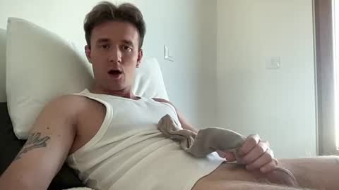 cute_skywalker online show from July 28, 1:43 pm