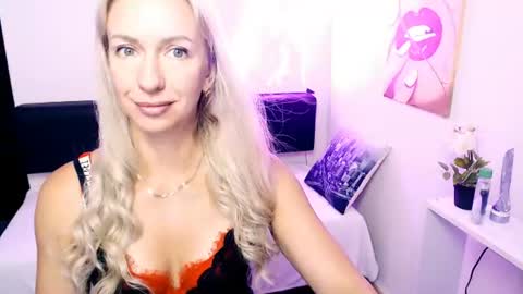cute_smile_shy online show from August 9, 5:24 am