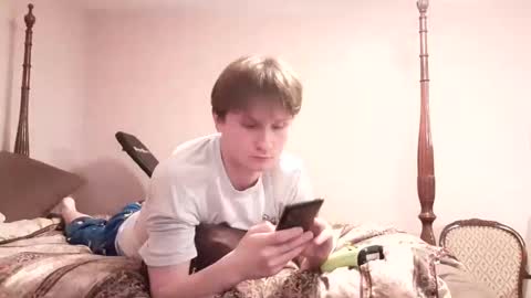 Snapshot of cuteboii29 chatting on February 19, 2:55 am cuteboii29 online show from February 19, 2:55 am