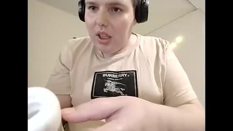 CuteguyBWC92 online show from November 21, 6:44 am