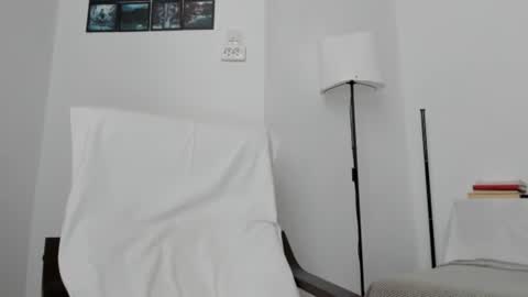 cuteeboy online show from June 18, 12:10 pm