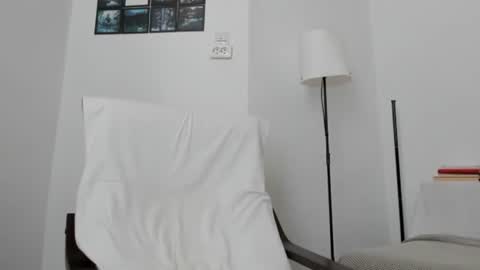 cuteeboy online show from June 17, 11:04 am