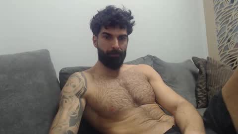 cuteeboy online show from February 15, 9:19 am