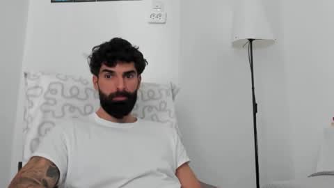 cuteeboy online show from February 22, 9:13 am