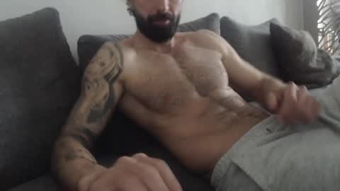 cuteeboy online show from April 29, 5:23 am