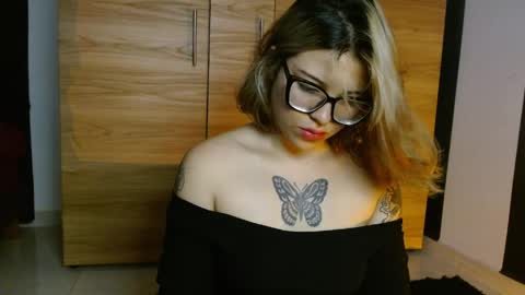 isabella online show from May 18, 12:53 am
