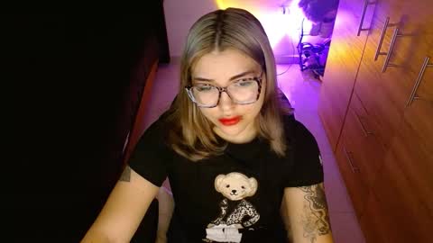 isabella online show from March 1, 5:06 pm