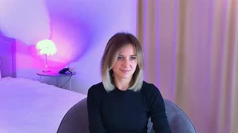 cutemirage online show from October 8, 2:45 pm