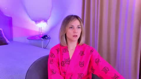 cutemirage online show from November 19, 2:38 pm