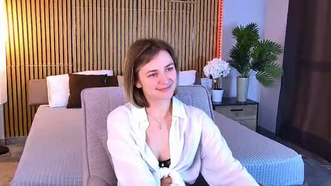 cutemirage online show from April 28, 2:43 pm