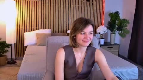 cutemirage online show from April 30, 2:55 pm