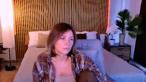 cutemirage online show from June 12, 2:49 pm