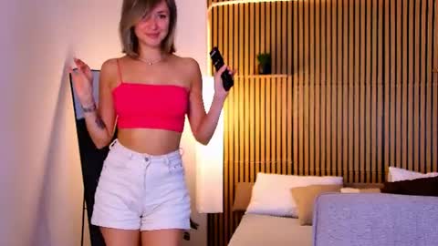 cutemirage online show from June 24, 2:57 pm