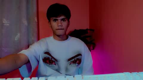 cutemorenoboy online show from November 22, 2:48 pm