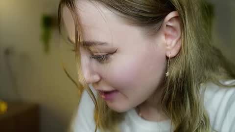 Mary online show from December 4, 9:14 pm