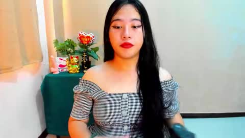 cutie_asianwoman online show from October 14, 7:00 am