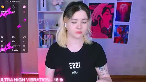 Snapshot of cutie_mili chatting on February 24, 7:00 am mili online show from February 24, 7:00 am