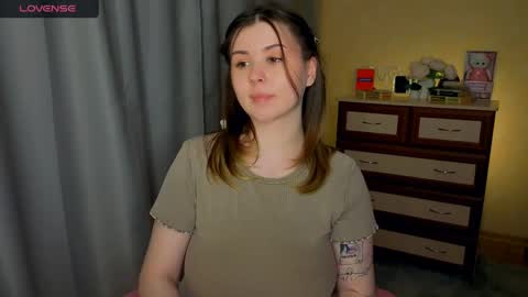 mili online show from April 24, 3:14 pm