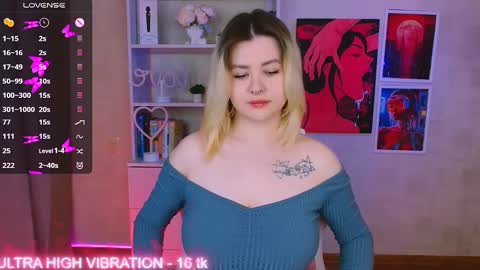 Snapshot of cutie_mili chatting on February 14, 11:09 pm mili online show from February 14, 11:09 pm