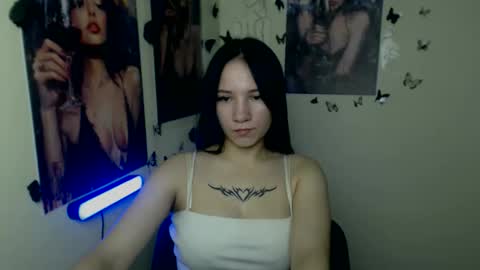 Emma online show from December 5, 7:33 pm