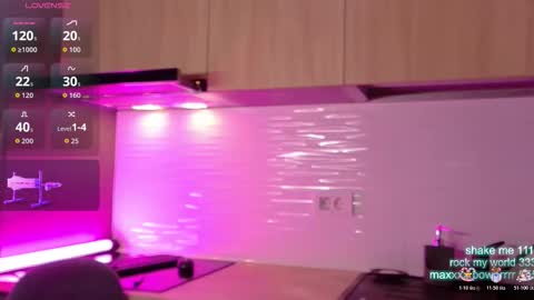 cutiepie69__ online show from January 12, 9:22 pm