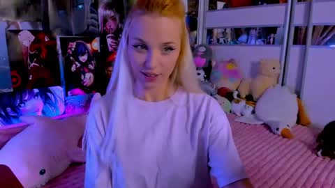 Nora online show from July 25, 8:18 pm