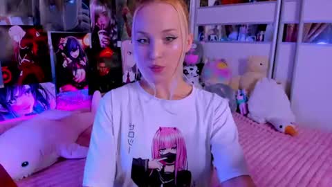 Nora online show from June 20, 8:26 pm