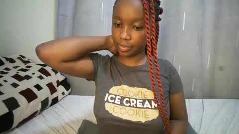 cutypookie online show from October 31, 4:46 am