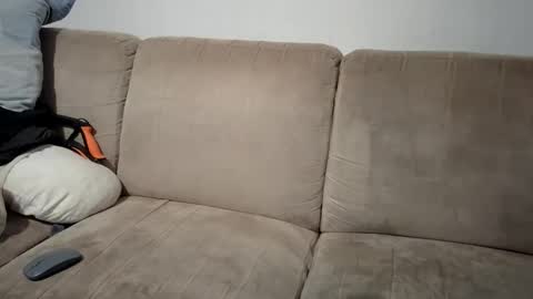 cuyversivan012 online show from March 18, 5:35 am