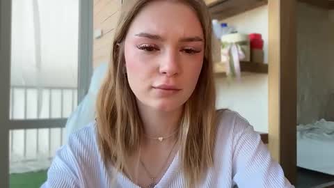Im Emi streaming with my friend Reyna today online show from April 25, 2:14 pm