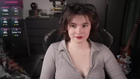 Helen Blossom online show from July 16, 8:45 pm