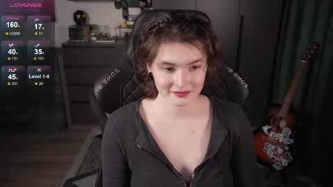 Helen Blossom online show from July 17, 9:06 pm