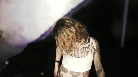 Nikki online show from December 22, 5:44 am