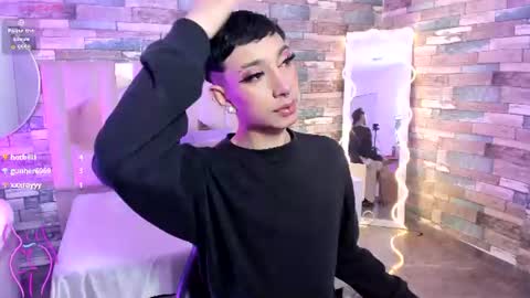 cyrus_tay online show from June 18, 11:59 am