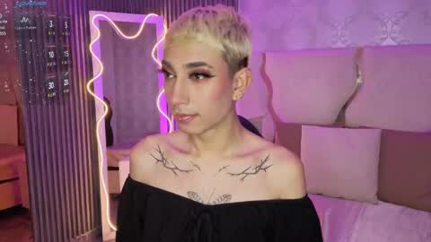 cyrus_tay online show from June 6, 7:42 pm