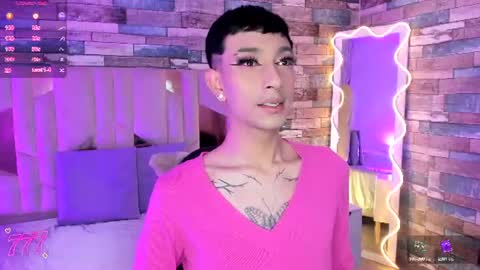 cyrus_tay online show from June 16, 11:58 am