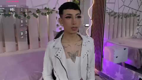 cyrus_tay online show from June 19, 7:53 pm