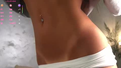 Isabella online show from May 8, 1:11 am