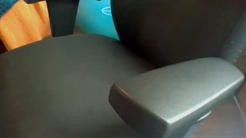 daddnextdoor online show from August 5, 9:23 pm