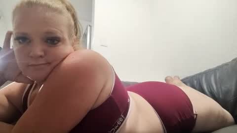 Snapshot of daddysbrat1990 chatting on February 23, 9:22 am SPhR3 FLs online show from February 23, 9:22 am