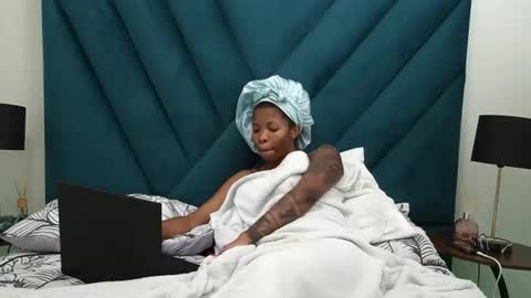 daddyslittleebony online show from June 13, 6:57 am