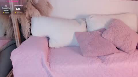 dafne_hillss online show from July 19, 1:46 pm